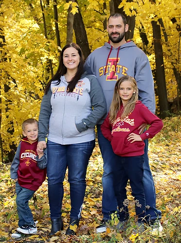 Chiropractor Newhall IA Jacob Pudenz With Family Chiropractor Newhall IA Jacob Pudenz With Family